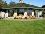 Tide Pool Beach House - British Columbia Accommodation